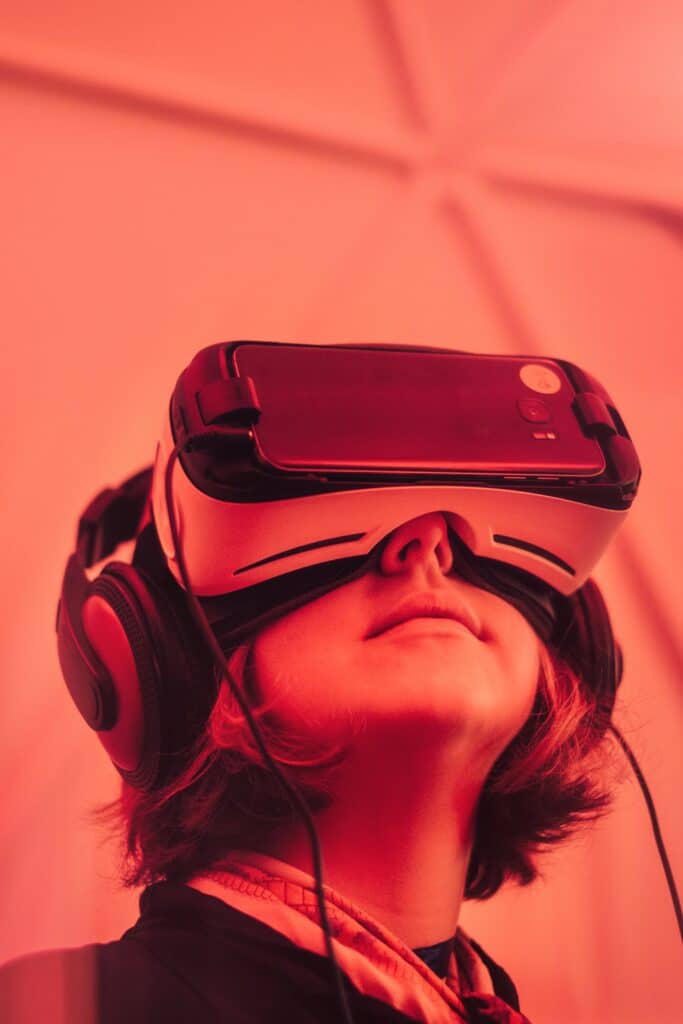 Future of online dating - virtual reality and virtual worlds