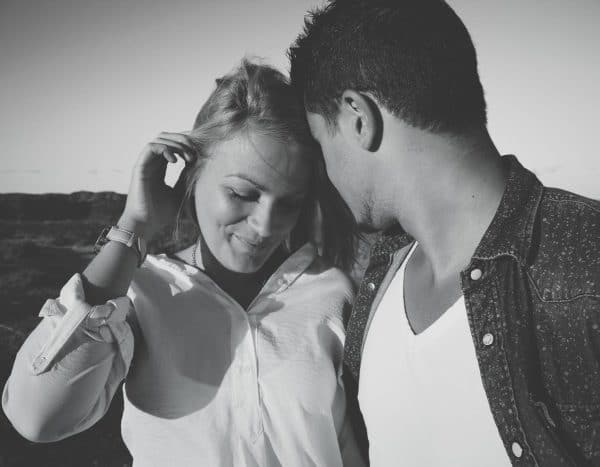 Flirt und dating Dating- & Flirt-Apps: Die 15 besten Programme zum Download ...