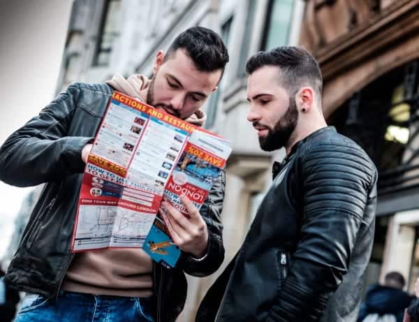 Gay Cruising - Contacto espontáneo con gays en público