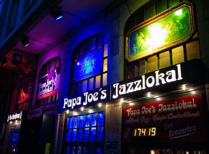 KölnerSingle.de - Partnersuche in der Stadt der lebensfrohen Singles 9 Papa Joes Jazzlokal - Gemütlicher Kölner Club mit allabendlichen traditionellen Jazz-, Blues- und Swingkonzerten