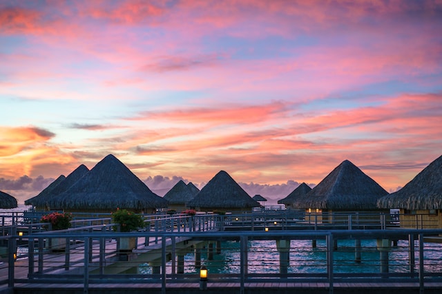 Bora Bora ist ein wahres Sehnsuchtsziel, vor allem für Verliebte: Rund 70 bis 80 Prozent der Gäste befinden sich mitten in den Flitterwochen.
